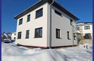 Einfamilienhaus kaufen in Ringstraße 12, 07381 Pößneck, - PROVISIONSFREI - Bezugsfertiges Einfamilienhaus inklusive Außenanlagen