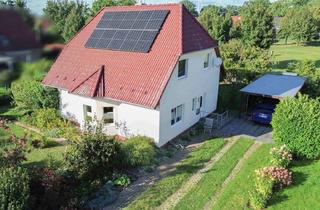 Anlageobjekt in 19077 Uelitz, Familienidyll nahe Schwerin: EFH mit schönem Garten, Solaranlage und neuer Heizung