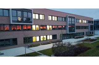 Büro zu mieten in Senator-Gerauer-Str. 23a, 85586 Poing, 3 ruhige Büroräume zur Untervermietung – Top-Lage am S-Bahnhof Grub