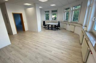 Wohnung mieten in Rämerplatz 1-2, 08056 Zwickau, sehr großzügige 2-Zi.-Whg., 2 Bäder, Lift, Garage