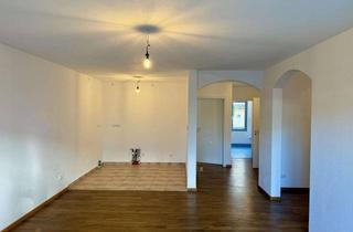 Wohnung kaufen in 85567 Grafing, Wohnen mit Gartenflair – frisch renovierte Wohnung in Grafing