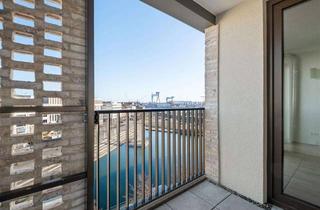 Wohnung mieten in Holstenbrücke 20, 24103 Vorstadt, 2-Zimmer-Wohnung mit Loggia am Kieler Bootshafen