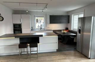 Wohnung mieten in Eisfeldweg, 86551 Aichach, Moderne 4-Zimmer Wohnung mit Balkon in Aichach, Gallenbach