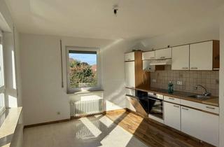 Wohnung mieten in 72131 Ofterdingen, Lichtdurchflutete 2,5-Zimmer-Wohnung mit großem Balkon u. Einbauküche – ruhig gelegen in Ofterdingen