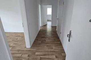 Wohnung mieten in Märkische Allee 136A, 12681 Marzahn, ***FORTUNA: Komplett neu !! Barrierefrei !! Aufzug !! Sofort einziehen !!