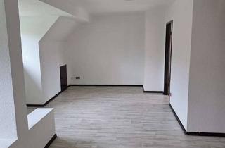 Wohnung mieten in Humboldstr. 40, 46045 Altstadt-Süd, SCHÖNE 3,5 Zimmer DG-Wohnung im Maisonette-Stil in Oberhausen