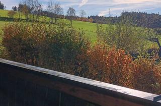 Wohnung mieten in Waldweg 17, 83128 Halfing, Helle 3-Zimmer Dachgeschosswohnung in Halfing mit Balkon