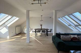 Wohnung mieten in Lustheide 90, 51427 Bergisch Gladbach, Großzügige 3-Zimmer-Dachgeschosswohnung mit vielen Extras & Stellplatz in Lustheide