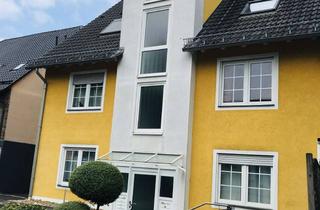 Wohnung mieten in 42653 Gräfrath, Vollständig renovierte 2-Zimmer-Wohnung mit EBK in Solingen