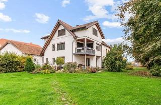 Haus kaufen in 96279 Weidhausen, Solides Dreifamilienhaus mit Garten und Garagen in Neuensorg