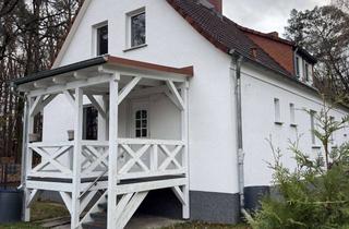 Haus mieten in Am Chausseehaus, 15806 Zossen, Gepflegtes Reihenhaus mit 3 Zimmern auf zwei Etagen mit großem Garten in Nächst Neuendorf