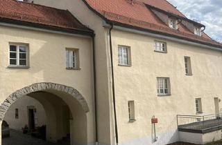 Wohnung kaufen in 94538 Fürstenstein, Fürstenstein - Wohnen in historischen Mauern am Schloss mit tollem Ausblick