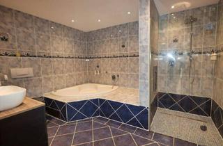 Haus kaufen in 35614 Aßlar, Aßlar - Zwei sanierte Einfamilienhäuser auf einem Grundstück in ruhiger Lage