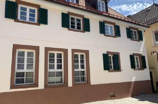 Wohnung kaufen in 76534 Steinbach, Wohnen mit Charme: Hochwertig sanierte Maisonette mit Terrasse im Reblandquartier **PROVISIONSFREI**