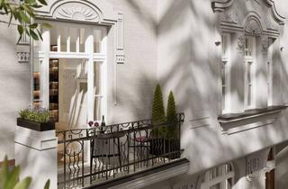 Wohnung kaufen in 80803 Schwabing-West, Historischer Altbau trifft modernen Luxus: 5 Zimmer mit Balkonen in Bestlage