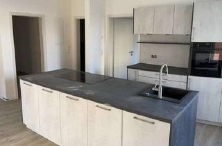 Wohnung mieten in Untere Bleichgasse, 91413 Neustadt, Attraktive 2,5-Raum-Wohnung mit EBK und Balkon in Neustadt