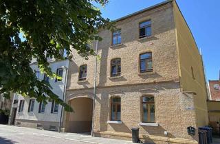 Wohnung mieten in Teichwall 11, 06749 Bitterfeld-Wolfen, Moderne 2-Raumwohnung mit Fußbodenheizung und Einbauküche in der Nähe des Goitzscheufers