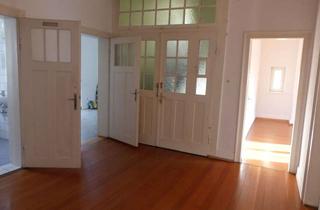 Wohnung mieten in 76135 Weststadt, Weststadt-Idyll: Altbaucharme mit 2 Balkonen