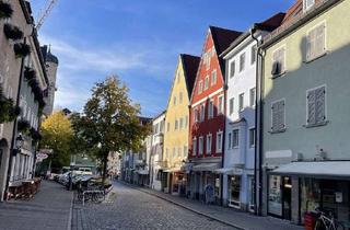 Wohnung mieten in 82362 Weilheim, Saniert & mittendrin: 4,5-Zi-Whg mit Dachterrasse und Aufzug!