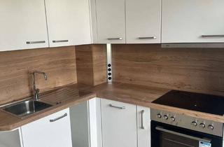 Wohnung mieten in 50827 Ossendorf, Exklusive, geräumige und vollständig renovierte 1-Zimmer-Wohnung mit Einbauküche in Köln Ossendorf