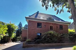 Wohnung mieten in Kieler Straße 24, 24768 Rendsburg, Sehr gemütliche, komplett sanierte 2-Zimmer-Altbauwohnung mit herrlichem Balkon!