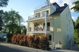 Wohnung mieten in Schmerkottenstr. 22, 44287 Aplerbeck, TopFreundliche Dachgeschosswohnung mit Industrieparkett, Balkon, modernes Bad