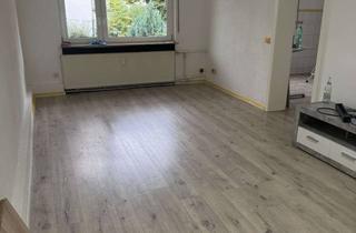 Wohnung mieten in Rathenaustr. 12, 68535 Edingen-Neckarhausen, 3-Zimmer-Wohnung in Hanglage – Wohnräume ebenerdig zum Garten, Kinderzimmer im Souterrain