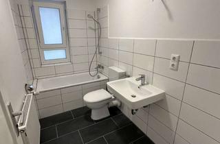 Wohnung mieten in Eduard-Flach-Str. 24, 87700 Memmingen, Für Singles oder Paare: 2-Zimmer-Wohnung mit Balkon im Hochparterre