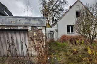 Haus kaufen in Tutzinger Straße 34, 12309 Lichtenrade, NEU !! GELEGENHEIT ! Sonnengrundstück mit kleinem Abrisshaus wartet auf die Neubebauung !!