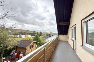 Wohnung mieten in 75057 Kürnbach, Neu renovierte 4-Zimmer-Dachwohnung mit Balkon und Blick ins Grüne – ruhiges Wohnen nahe Bretten