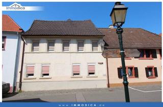 Einfamilienhaus kaufen in 67229 Großkarlbach, Einfamilienhaus mit Garage und Garten im historischen Ortskern von Großkarlbach