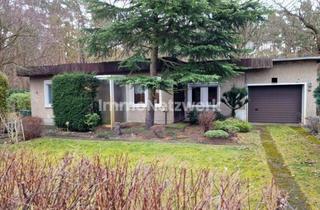 Haus kaufen in 12555 Berlin, Idyllisches Wohnen: Bungalow direkt am Wald