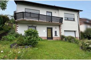 Haus kaufen in 66802 Überherrn, Sofort verfügbar - Schönes Anwesen mit herrlicher Aussicht in Überherrn-OT