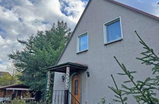 Haus kaufen in 04821 Brandis, Brandis: solides Wohnen | 2 Garagen | großer Garten | Gartenhaus | sofort frei