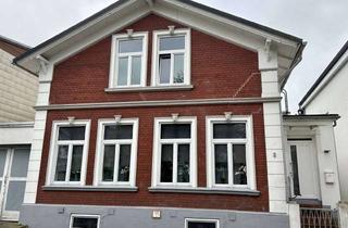 Mehrfamilienhaus kaufen in 25337 Elmshorn, Attraktives Renditeobjekt - Mehrfamilienhaus mit 3 Wohneinheiten