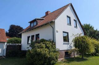 Einfamilienhaus kaufen in 31535 Neustadt, Einfamilienhaus für Heimwerker mit freistehendem Wirtschaftsgebäude und großem Grundstück