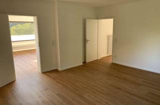 Wohnung mieten in Am Dornbusch 22, 65817 Eppstein, Große 4-Zimmer Wohnung mit Blicklage, großem Balkon und Wintergarten