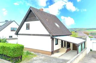 Einfamilienhaus kaufen in 63695 Glauburg, Freistehendes Einfamilienhaus in verkehrsberuhigter Wohnlage (zusätzlicher Büroraum 18 m² im UG)