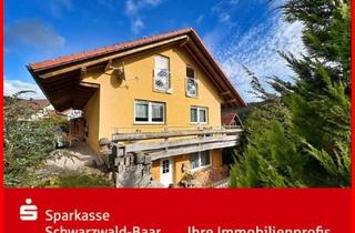 Einfamilienhaus kaufen in 78147 Vöhrenbach, Einfamilienhaus mit Einliegerwohnung und Carport