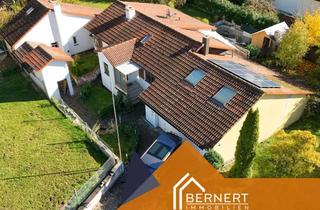 Haus kaufen in 97519 Riedbach, Familienfreundliches Wohnhaus mit Einliegerwohnung, Garten, Pool & Photovoltaikanlage