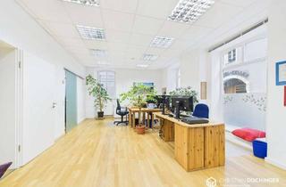 Geschäftslokal mieten in 93047 Innenstadt, Repräsentative Gewerbeeinheit mit Altbaucharme und modernem Komfort im Herzen von Regensburg