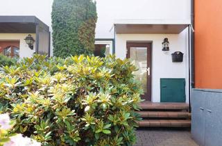 Reihenhaus kaufen in 25336 Elmshorn, Provisionsfrei - Modernisiertes Platzwunder mit Vollkeller, EBK, Terrasse, Garten und Hobbyräumen