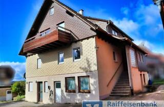 Einfamilienhaus kaufen in 75389 Neuweiler, Wohnhaus mit Einliegerwohnung, Garage und Scheune in ruhiger Lage und ländlicher Umgebung.