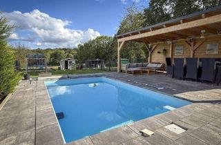 Haus kaufen in 66127 Saarbrücken, Saarbrücken / Klarenthal - Außergewöhnliches Zweifamilienhaus mit Poollandschaft in Waldrandnähe sucht neue Eigentümer