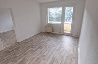 Wohnung kaufen in 06667 Weißenfels, Weißenfels - 2 Raum Wohnung in Weißenfels West mit Balkon zu verkaufen