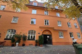 Wohnung kaufen in Säbener Straße, 81547 Untergiesing-Harlaching, Charmanter Altbau in Top-Lage Harlaching – vermietete 2-Zimmer-Wohnung mit Wertsteigerungspotenzial