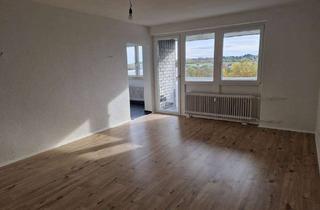 Wohnung mieten in Hasselstraße 145, 42651 Solingen-Mitte, Über den Dächern - renovierte 3-Zimmer-Wohnung mit Balkon