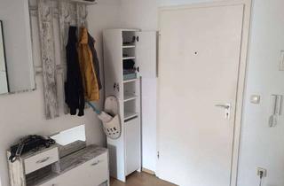 Wohnung mieten in Theodor-Heuss-Ring 15, 30627 Misburg-Nord, Helle möblierte 2-Zimmer Erdgeschosswohnung, EBK, Garage, mit Terrasse in Misburg-Nord