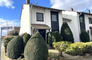 Haus mieten in Traunsteiner Straße, 65205 Delkenheim, Frisch modernisiertes Reihenendhaus mit Einbauküche, Kamin und Garage