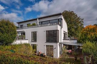 Wohnung kaufen in 82211 Herrsching, Lichtdurchflutete Wohlfühloase mit Traumgarten und Premiumausstattung